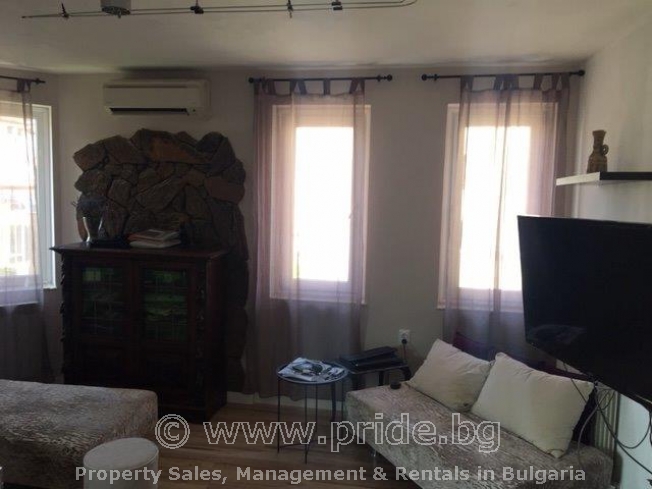 Boutique Maisonette in best area of Varna with parking space