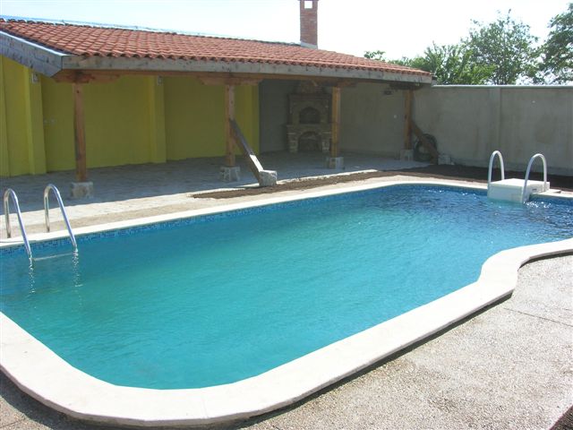Angelinas apartment, with pool
